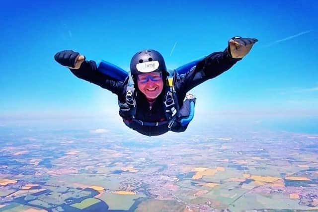 Darren Crumpler skydiving.