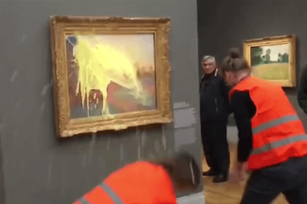 Climate activists threw mashed potatoes over a Monet painting at an art gallery in Germany, asking shocked onlookers:”Is this what it takes to make you listen?”.