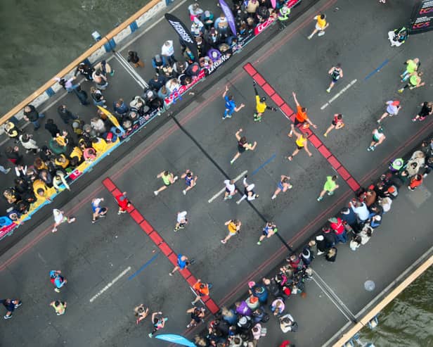 Marathon runners should dig out their sunhats because it’s going to be a sunny one in London this weekend. 