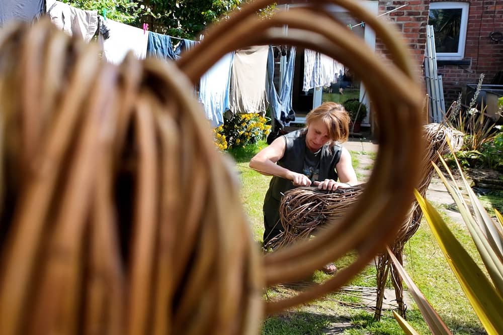 Helena Mellenchip, willow sculptor