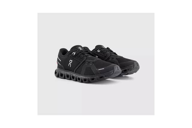 On Trainers Cloud 6 Trainers (Black)