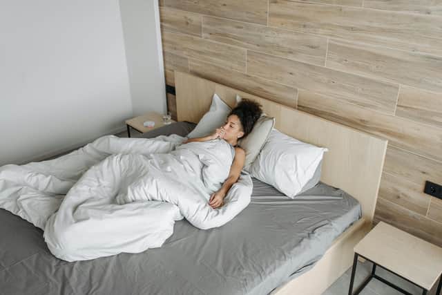 There are many viruses that can cause symptoms similar to the cold.