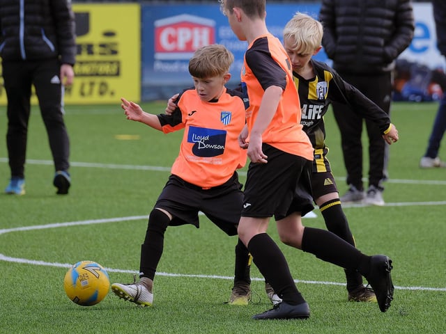 Filey Holt U12s v Scalby U12s 

PICTURES BY RICHARD PONTER