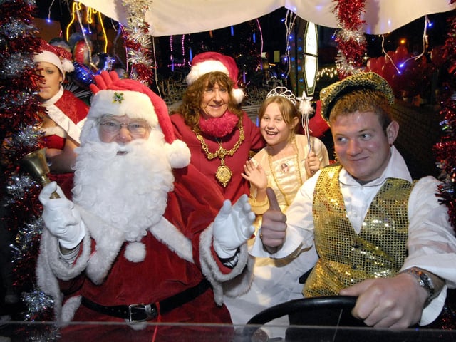 Santa, Evening News Christmas Princess Emma Ainsworth and then Mayor Janet Jefferson begin the parade from Boyes in 2007.