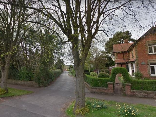 This street was given an average property price of 699,000.