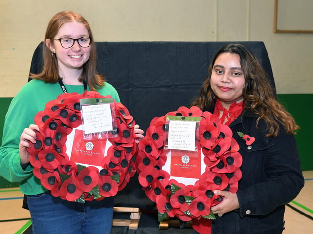 A Level Students at Headlands School Lizzie Temple, 17, and Nethu Dissanayake, 17. Pictures by Paul Atkinson: NBFP PA1946-1c