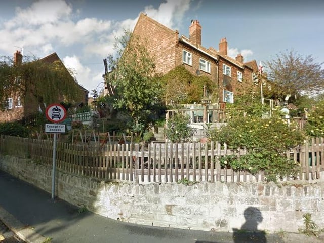 This LSOA mostly covers YO22 4H postcodes in Whitby. Streets that fall within it include Church Street, Green Lane and Horse Road.