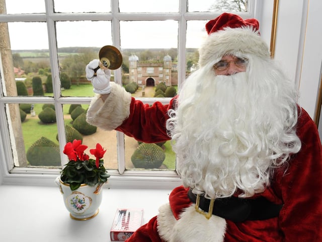 Santa arrives at the hall.
