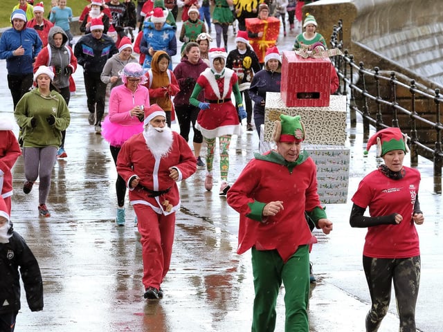 The runners sets out.