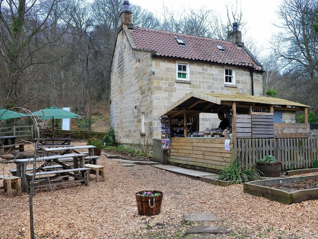 A quick, first time visit here but friendly welcoming service and a fabulous and delicious cream tea! Located at the top of the Falling Foss waterfall with great views. Beautiful surrounding and highly recommended!