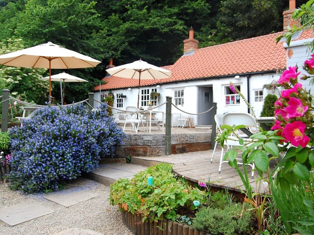 A reviewer said:
Lunch with friends was fabulous, the menu excellent and obviously freshly prepared. Staff friendly and attentive. The halibut was amazing and the chicken pie very tasty. Will most definitely return as soon as possible. Thank you.