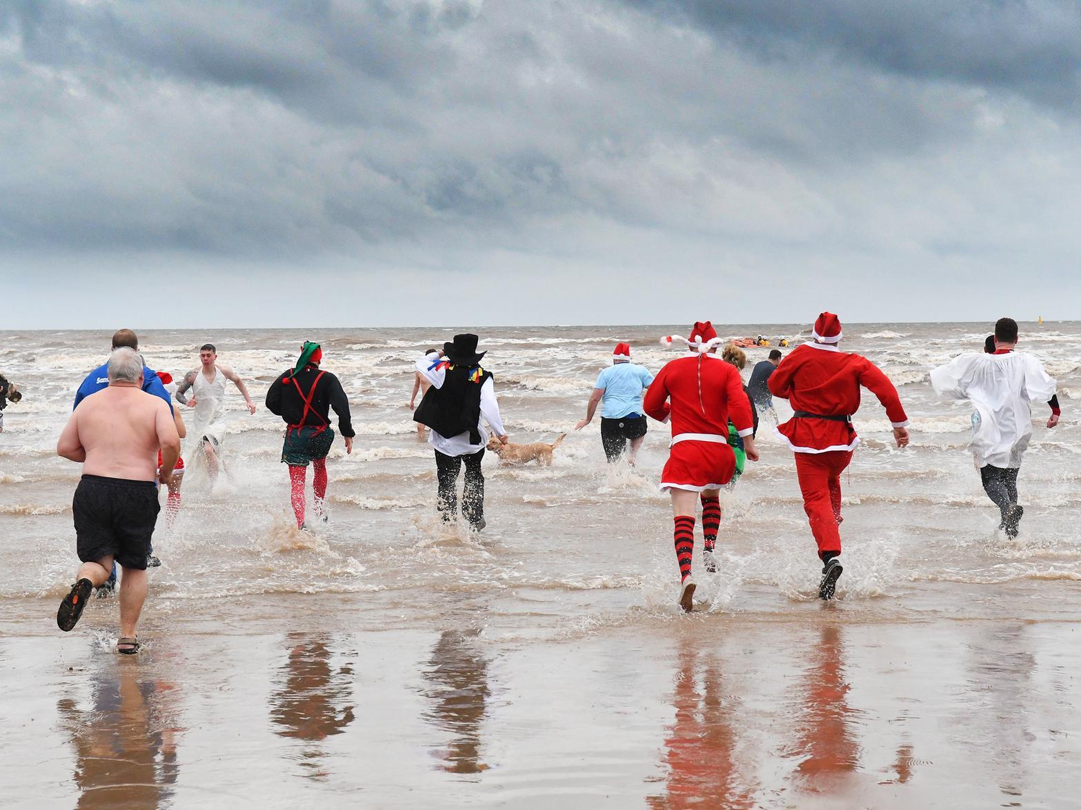 12 photos of the Boxing Day Dip for Heroes in Bridlington The Scarborough News 12 photos of the Boxing Day Dip for Heroes in Bridlington The Scarborough News