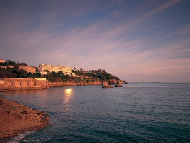 The Imperial Hotel overlooks the South Devon coastline and guarantees a life of luxury with 150 elegant bedrooms and a state of the art spa. Soak up the iconic waterfront, relaxed atmosphere and local area all with your dog.