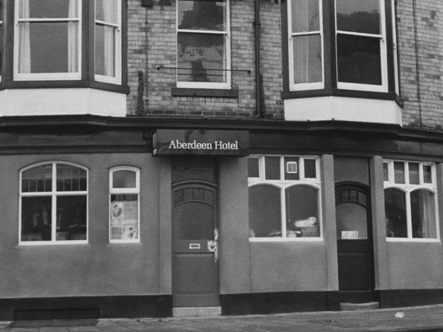 This pub was at 2 Victoria Road and closed in 2007.