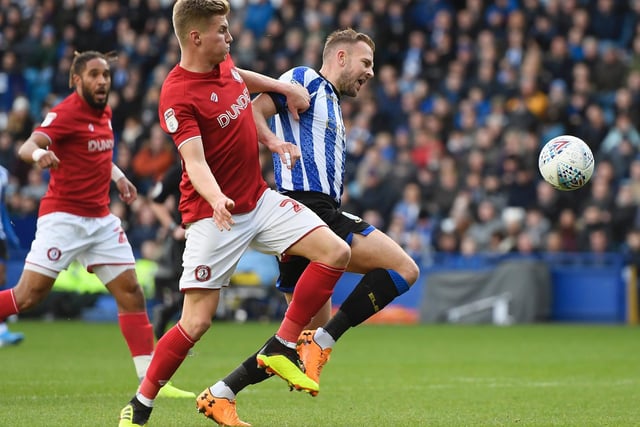 Celtic's chances of landing Sheffield Wednesday outcast Jordan Rhodes look to have improved, with the Scotland international apparently willing to take a pay cut to seal the switch. (Football Insider)