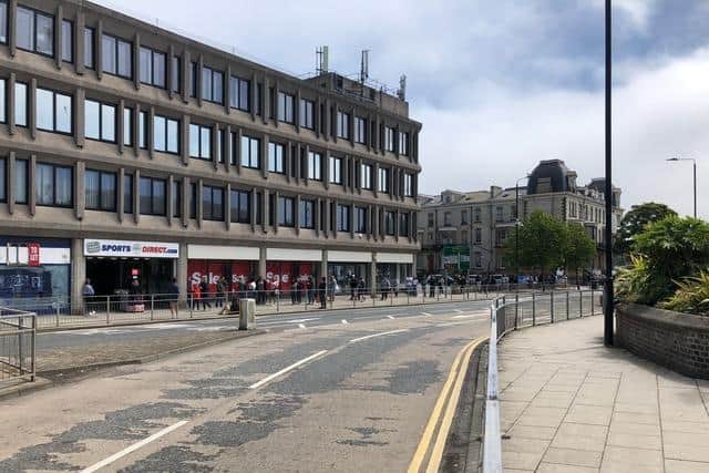 The queue yesterday at Sports Direct, in Scarborough