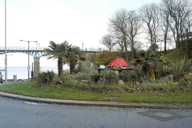 The tent at the roundabout at Aquarium Top.