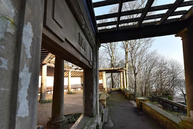 The garden includes historic structures and iconic Italian gardens.