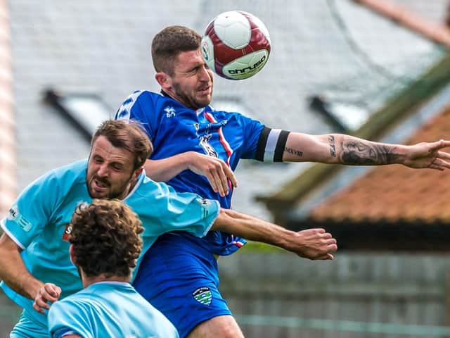 Daniel Rowe rises highest