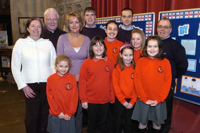 Children from Bempton School are pictured with their great gale display and local lifeboat crew members in 2006. (PA0706-31a)