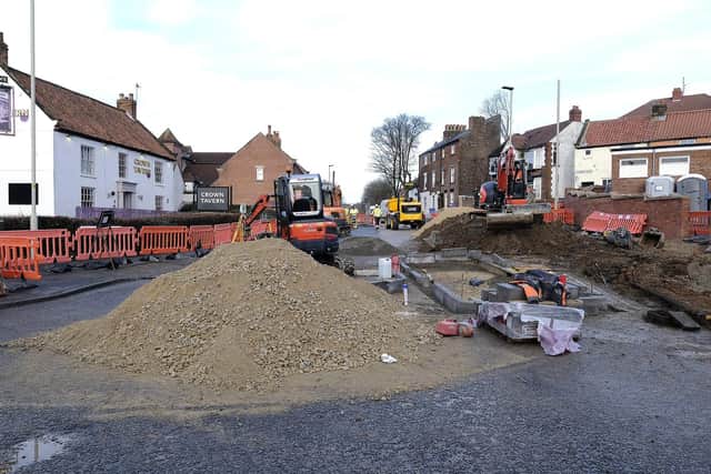 Roadworks at the “Crown Tavern roundabout”, with Scalby Road shut.