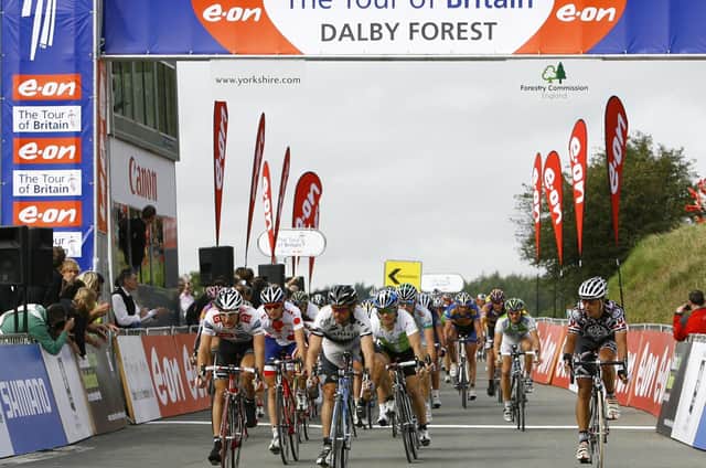Racers at the line in the Dalby Forest finish from 2008