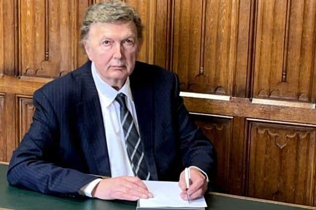 East Yorkshire MP Sir Greg Knight shows solidarity with Ukraine ...
