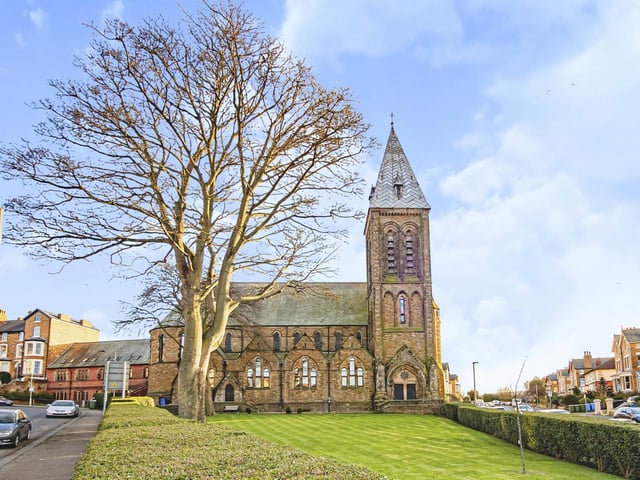 The lawned communal garden is maintained by the leasehold management.