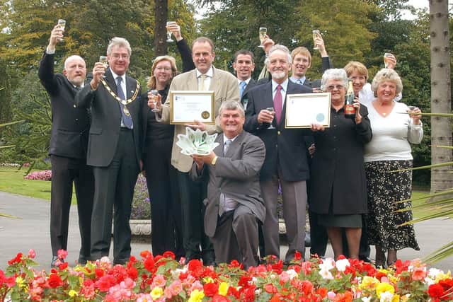Officials and committee members celebrate a prestigious gold award win at Sewerby Hall and Gardens in 2004. (PA0439-22a)