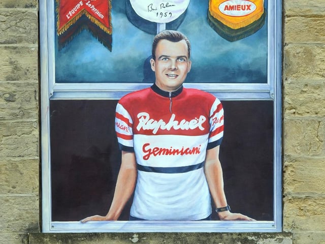 Many of the blank Georgian windows have been filled with public works of art depicting local events and characters.
There is one of Knaresborough Castle, local figure Blind Jack and a giraffe recalls the town’s short-lived 20th century zoo.