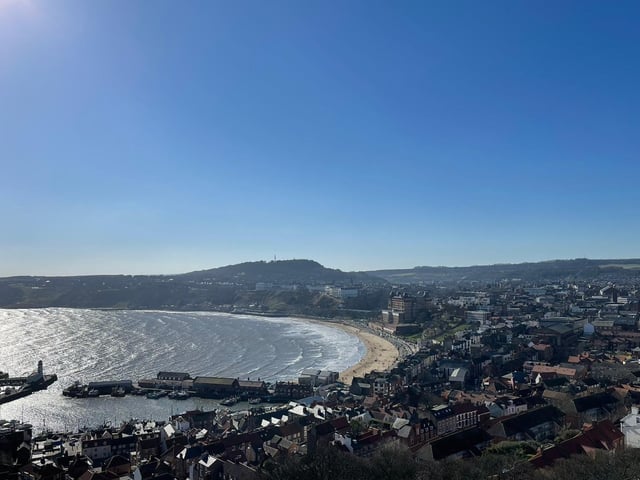 Breathtaking picture of sunshine over the bay.