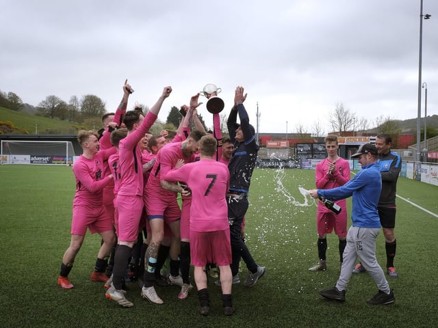 Cayton celebrate their final win