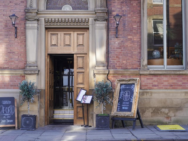 Cuban and Spanish tapas restaurant and bar. It is a former bank. Hanging lights decorate the terrace and heaters will be lit.
qubana.co.uk