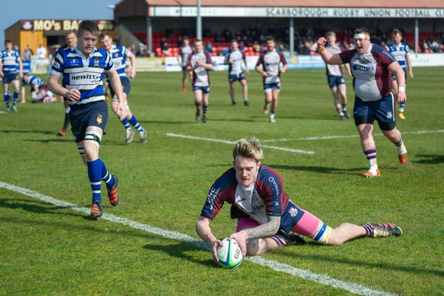 Will Rennard scores a try for Scarborough RUFC v Driffield RUFC