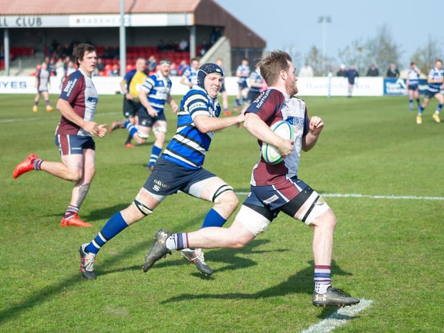 Drew Govier on his way to scoring a try for Scarborough RUFC v Driffield