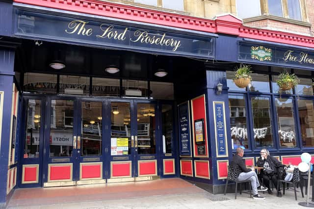 Scarborough’s Wetherspoons has reapplied for a rooftop seating area after their previous plans were rejected.