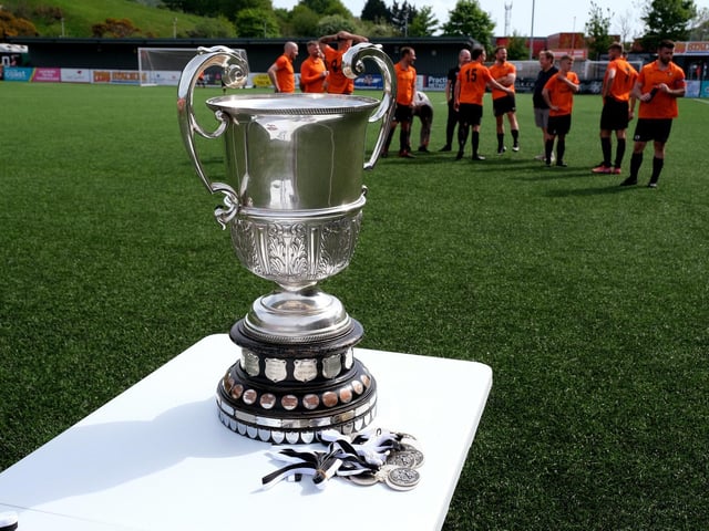 Edgehill prepare to collect the League Cup