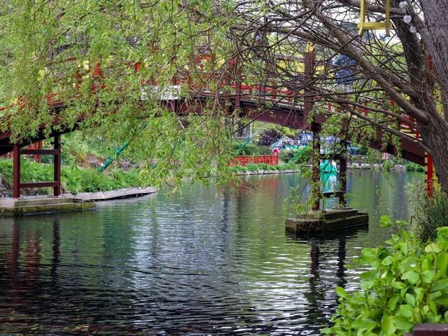 Beautiful Peasholm Park on bank holiday Monday.