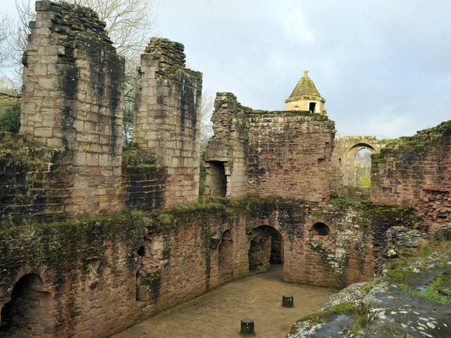 The first record of a ghostly sighting was in the 1960s, when a group of picnickers saw a bluish-white hue hurtle from the top of the tower.
A few years later, a school group witnessed the same thing. The apparition appeared at the top of the tower out of nowhere, and to their horror, the bottom half of her body was missing. Thinking it was a real lady, they screamed as she fell to the ground, but before she got there, she disappeared into thin air. Unsure whether to be relieved or thoroughly spooked, they made a swift exit.
