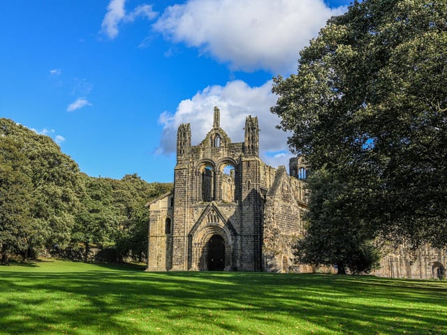 Since the dissolution of the Abbey in 1539 sightings of ghosts have become common and by the 19th Century there were reports of ghostly apparitions in the nave of the church. One witness claimed to have seen a funeral procession of sombre men, clad in white, proceeding slowly down the nave.
The Abbey is also famous for its repeated manifestations of a former Abbot that walks around the building that has now been converted to the Abbey House Museum.