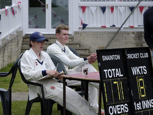 Snainton players keep the scores