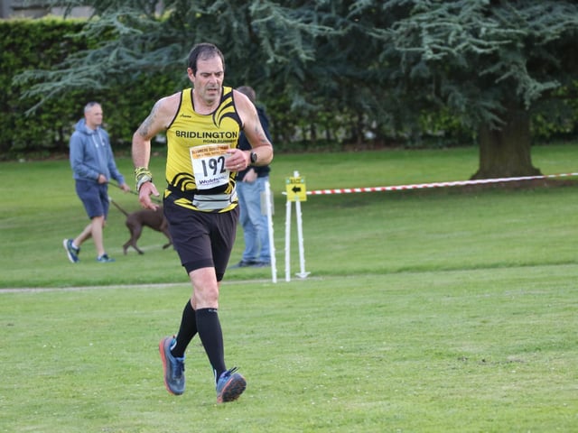 Stu Gent at the Sledmere Sunset Trail 10k race