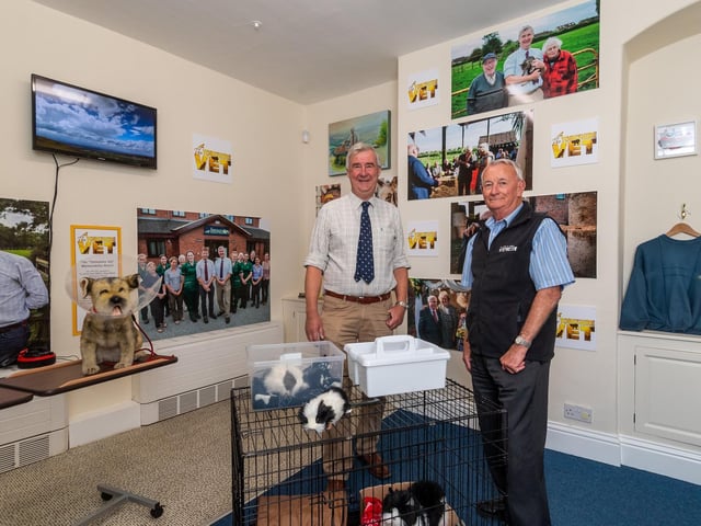 In 2019 an exhibition room about Channel 5 TV’s The Yorkshire Vet, based on the modern Skeldale Veterinary surgery formerly at 23 Kirkgate in Thirsk, was opened. Paul Stead, managing director of Leeds-based Daisybeck Productions and producer of The Yorkshire Vet TV series, explained how Ian Ashton helped him persuade Peter Wright and colleagues to take part in the programme. “It is of course thanks to Alf Wight, the original Yorkshire Vet in whose footsteps we wanted to follow in bringing the modern version of a Yorkshire veterinary practice to the screen. It all fits perfectly with the James Herriot heritage.”