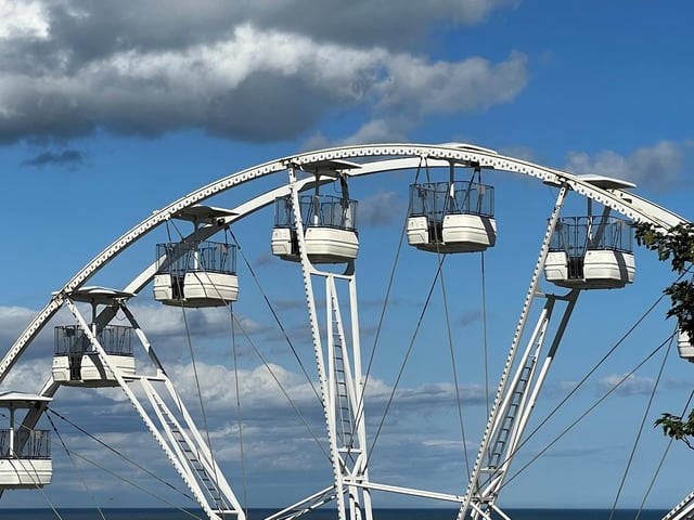 White on blue - stunning picture of the big wheel.
