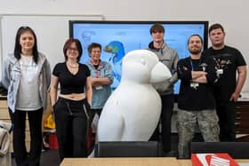 Yasmin Bell, Summer Sargent, artist Saffron Waghorn, Brandon Hunter, tutor Jonathon Hobson, and Jaime Skelcher.