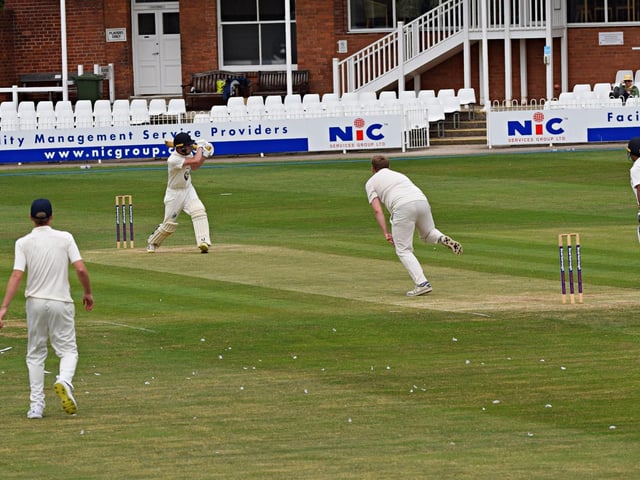 Action from Scarborough CC 2nds v South Holderness CC