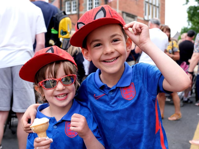 Marley and Oscar have fun at the fair.