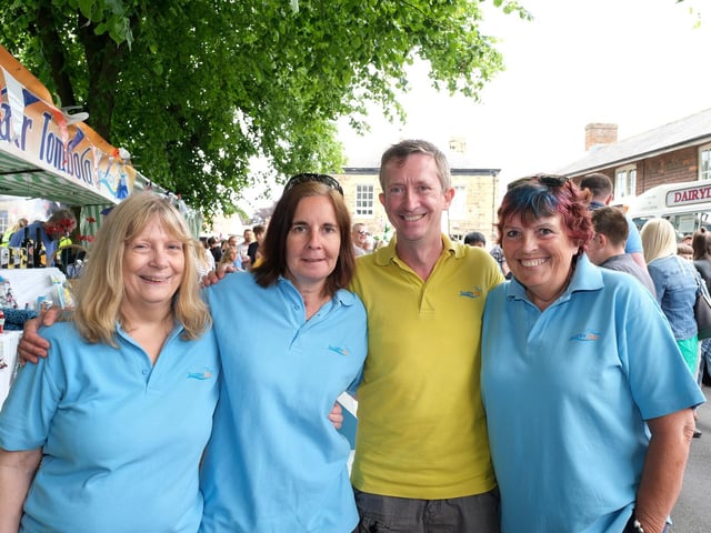 Committee members Kim Hodgett, Annabel and Hamie Wallis with Diz Dexter.