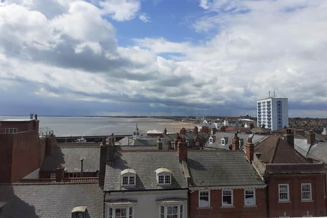 Glyn Machen framed this wonderful image of Bridlington Bay looking out above the town’s houses.
