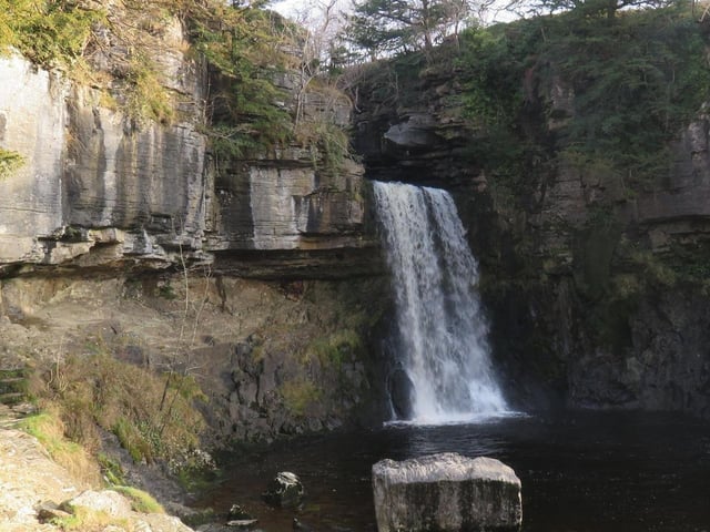 The trail follows a well-defined footpath that runs as close to the edge of the two rivers as possible to provide spectacular views of the waterfalls.
The 4.3 mile trek passes several of the dale’s most impressive waterfalls. Entrance fee is payable.